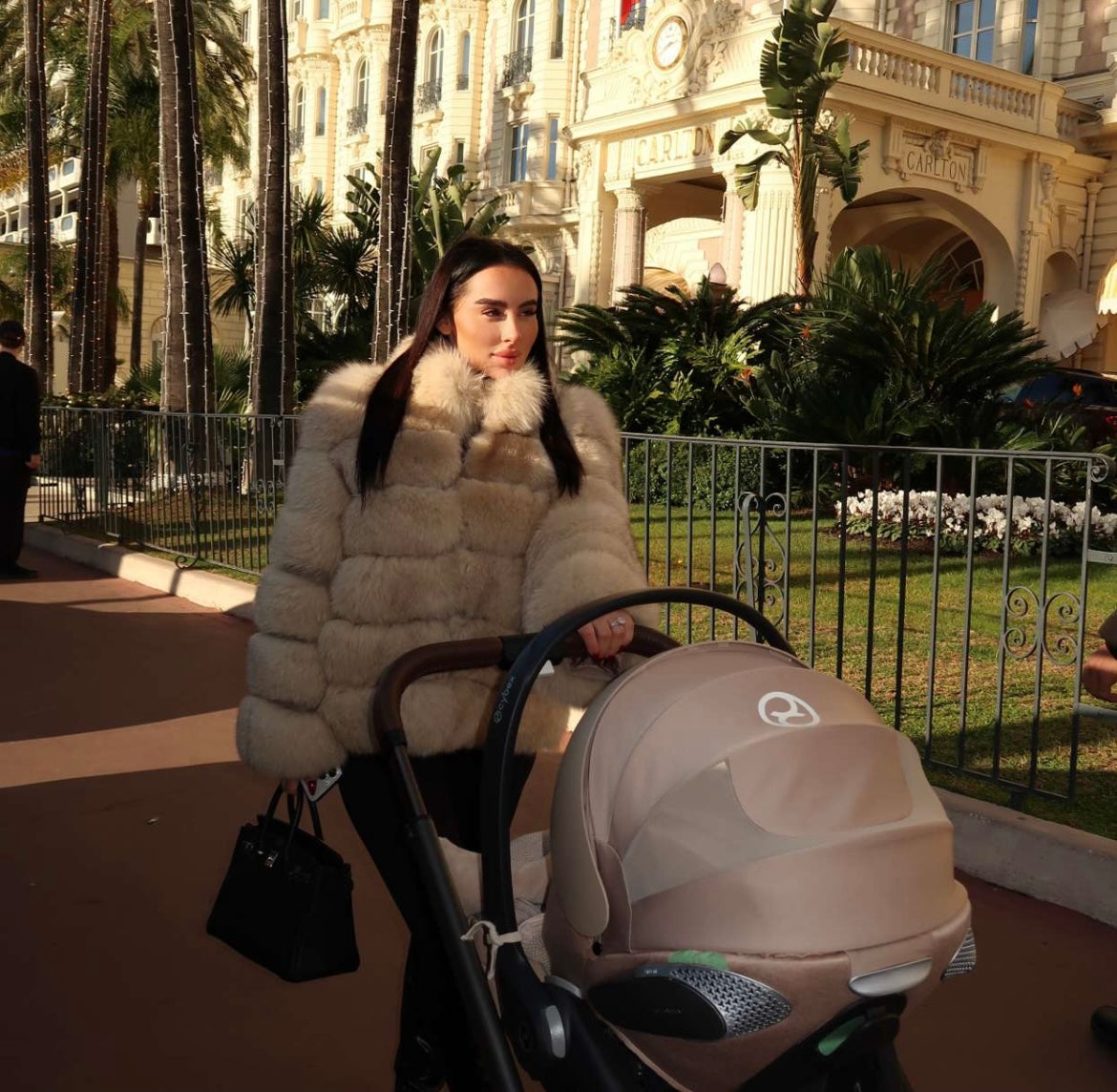 Fur zendaya beige